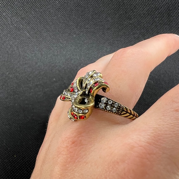 Heidi Daus Brilliant Bow Ring Size 10 Swarovski Crystals Red and Silver - Picture 3 of 13